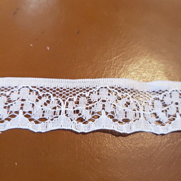 Vintage Lace Trim - Ivory 7/8" x 12 Yards - Picture 4 of 7